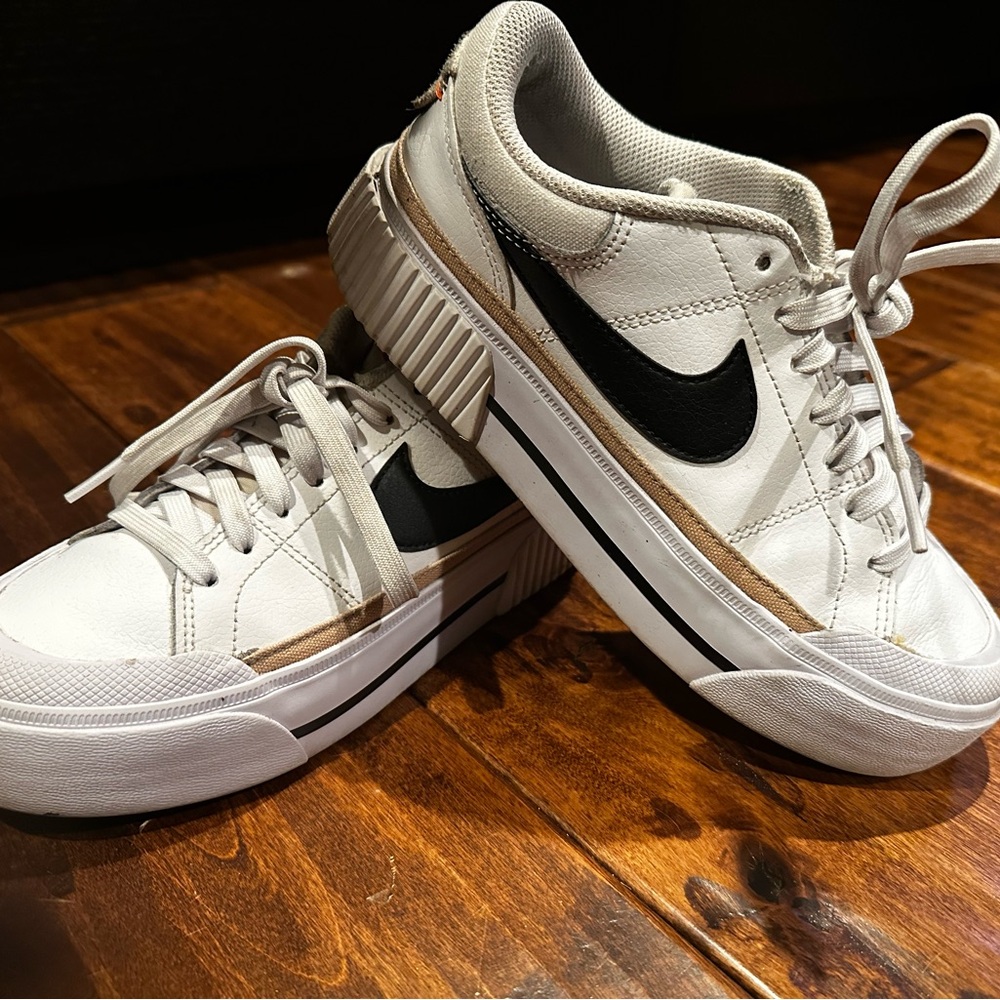 Nike Women's Court Legacy Lift Platform Casual Sneaker